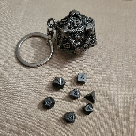 Mini DND silver gamer keychain dice set, 6mm set of 7 polyhedral dice in D20 - Picture 1 of 3